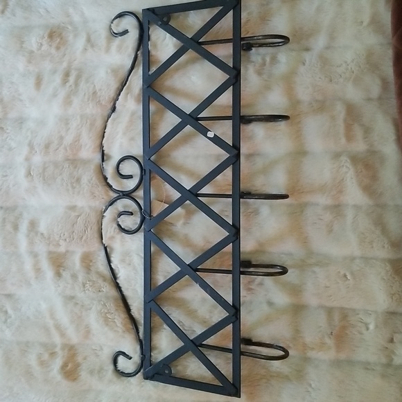 Home Interiors Metal 5 Hook Rack - Picture 4 of 7